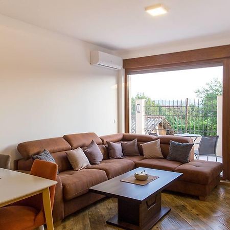 Porto Apartmani Teodo Esterno foto