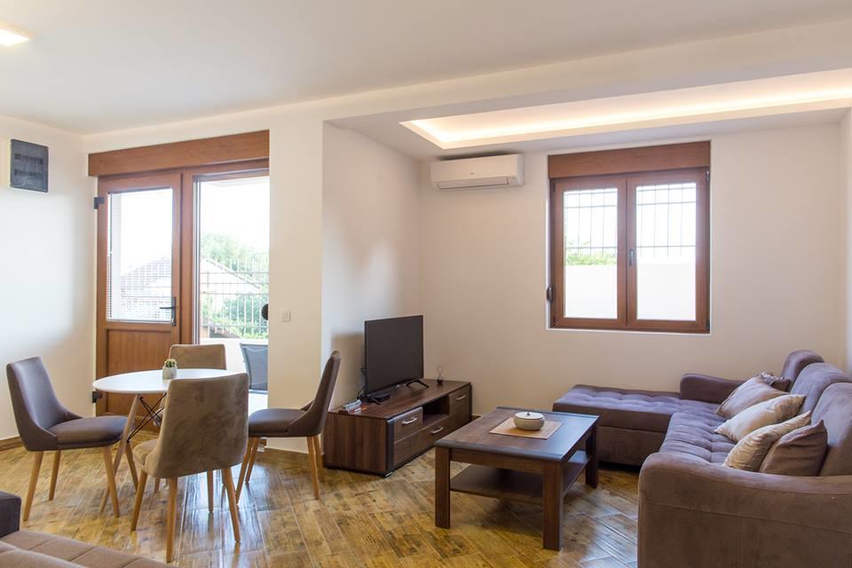 Porto Apartmani Teodo Esterno foto