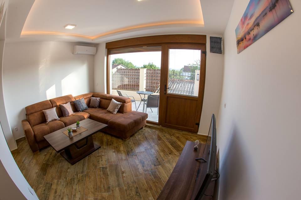 Porto Apartmani Teodo Esterno foto