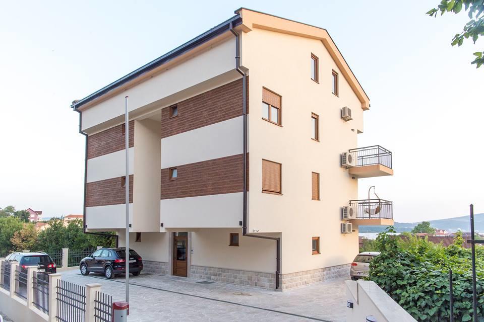 Porto Apartmani Teodo Esterno foto